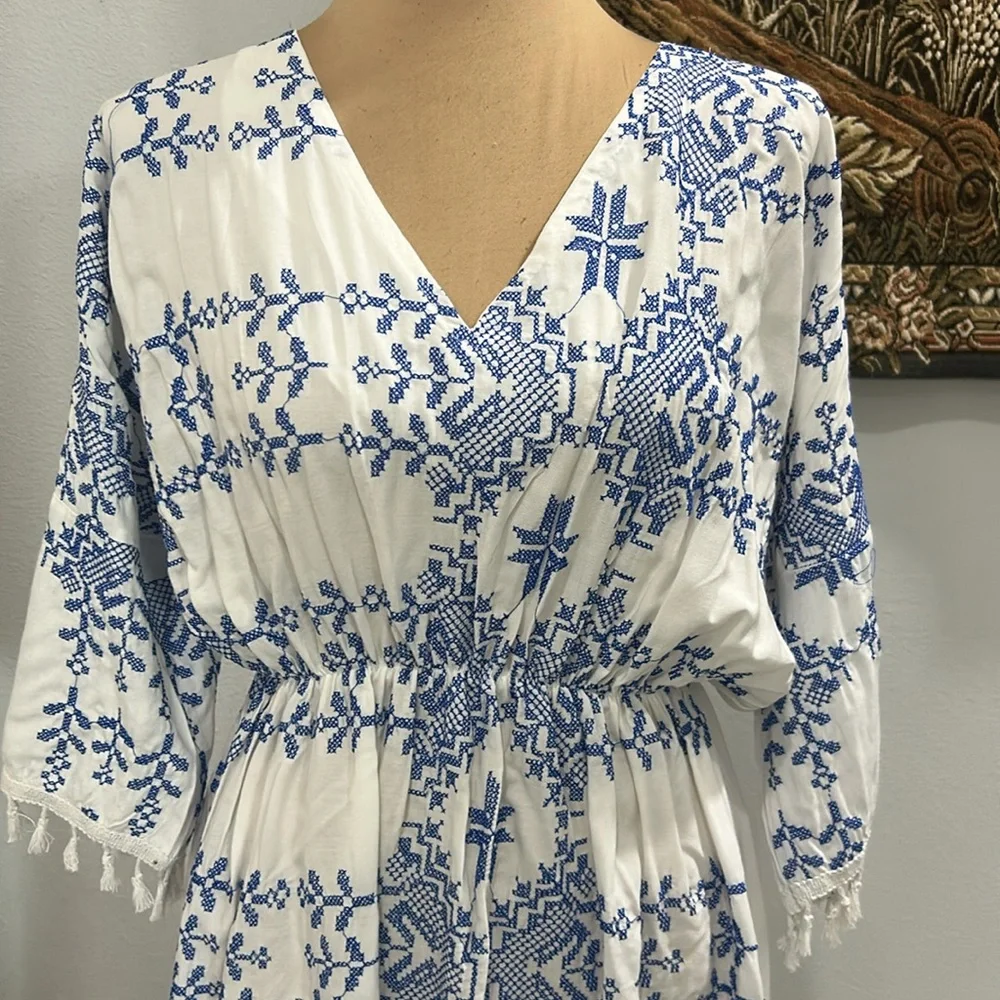 BRSY Egypt Cotton Dress. White and Blue Embroidery With Synched Waist.‎ Size 2XL